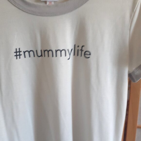 LULAROE LIV WHITE T SHIRT MUMMYLIFE GRAPHIC SHORT SLEEVE TOP WOMENS SIZE XS 2-4 - Picture 2 of 5